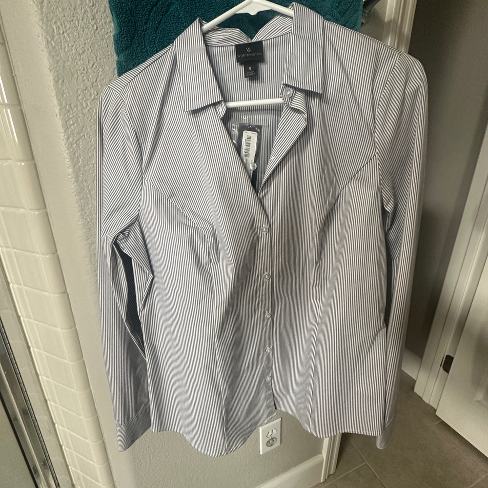 Worthington Black and White Dress Shirt Classic Professional Design